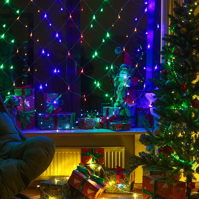 Россиянам могут грозить штрафы за гирлянды на окнах